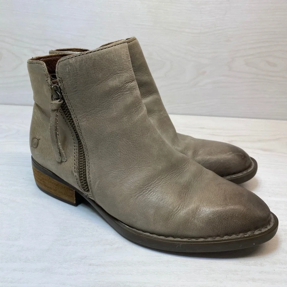 Born Womens 7.5M Ankle Boots Kerri Taupe Leather Side Zip Low Block Heel Casual